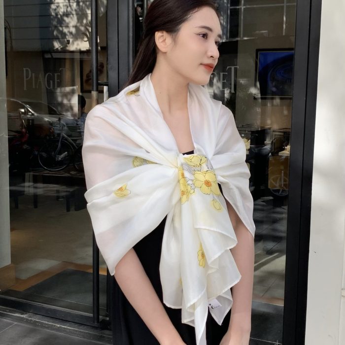 Khăn dài lụa vẽ tay dài Khăn dài lụa vẽ tay dài