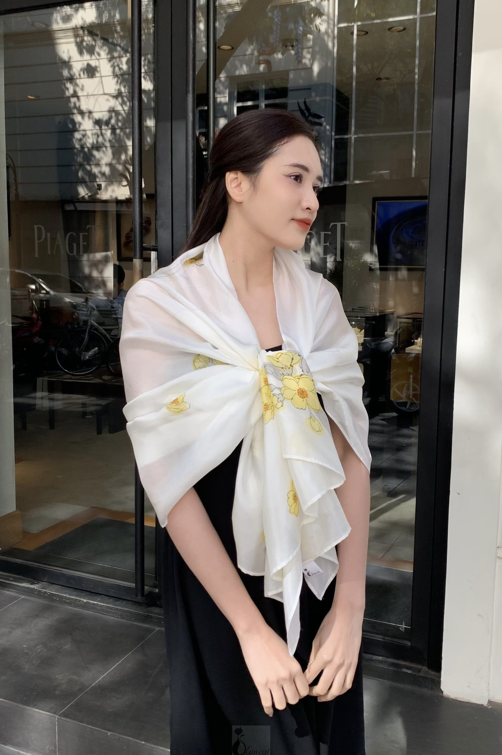 Khăn dài lụa vẽ tay dài
