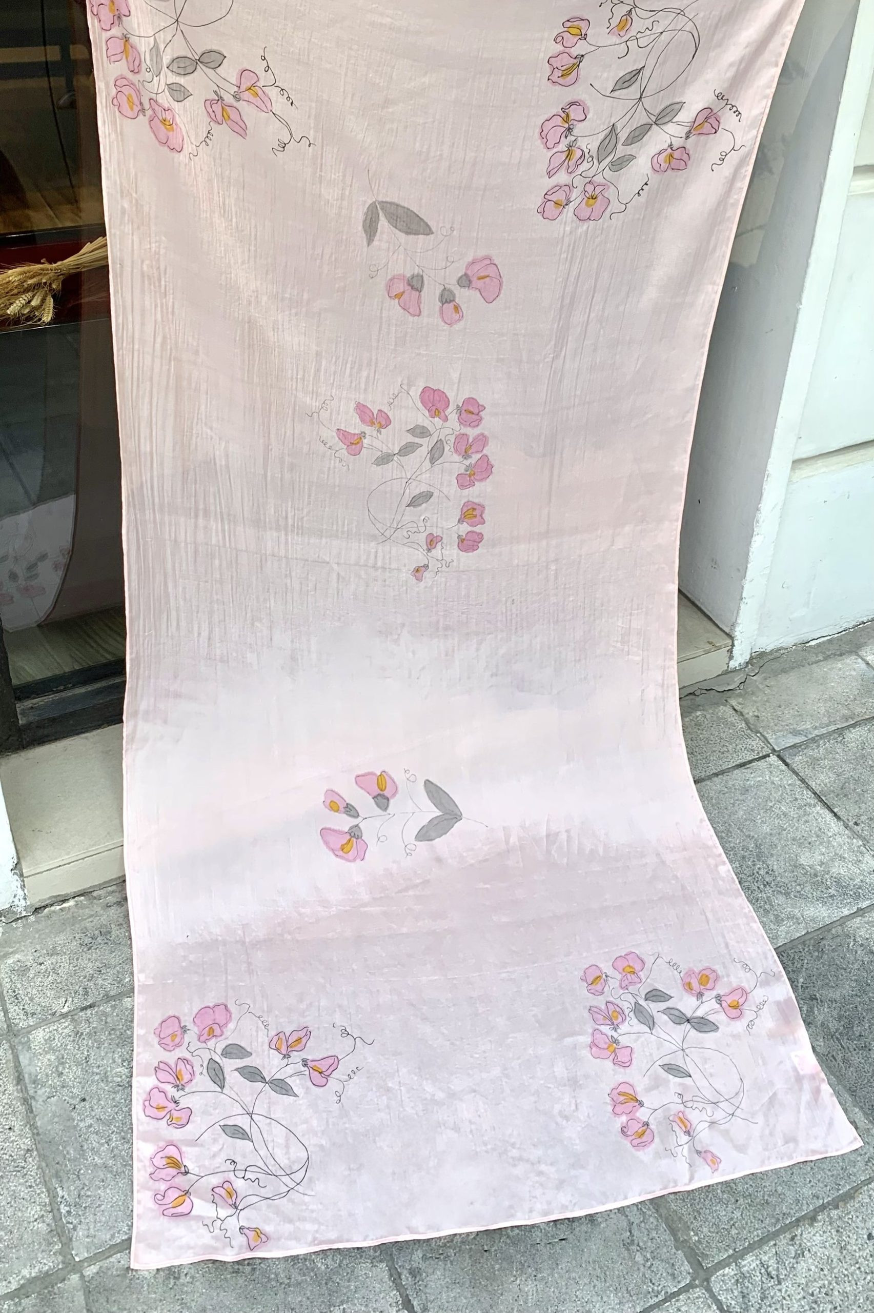 Khăn dài vẽ tay lụa tơ tằm dài