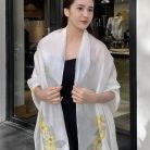 Khăn dài vẽ tay tơ tằm