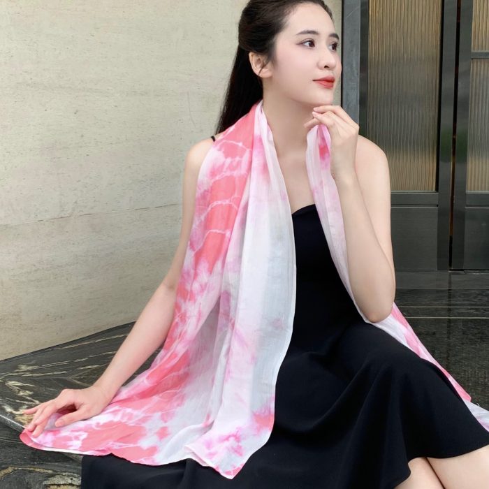 Khăn lụa tơ tằm vẽ tay Khăn lụa tơ tằm vẽ tay