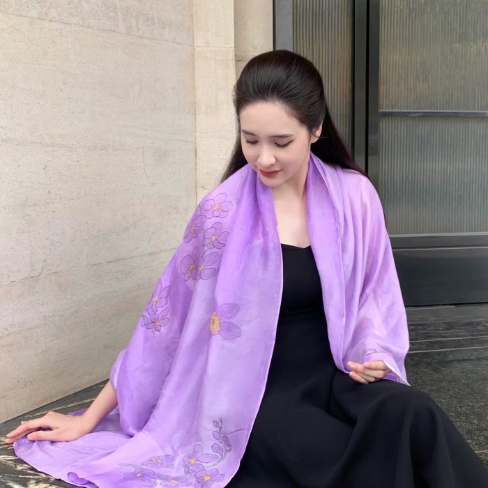 Khăn lụa vẽ tay tơ tằm Khăn lụa vẽ tay tơ tằm