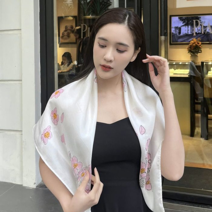 khăn lụa vuông vẽ tay khăn lụa vuông vẽ tay