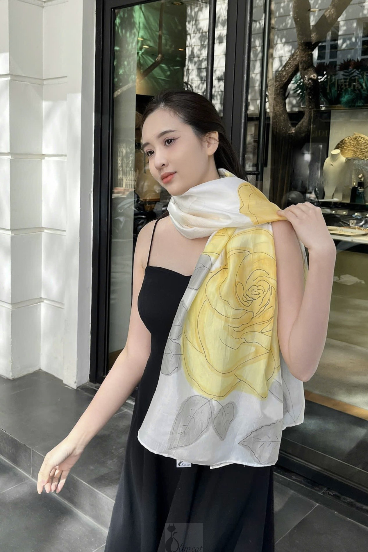 Khăn lụa tơ tằm vẽ tay - khăn lụa dài vẽ tay hoa hồng vàng