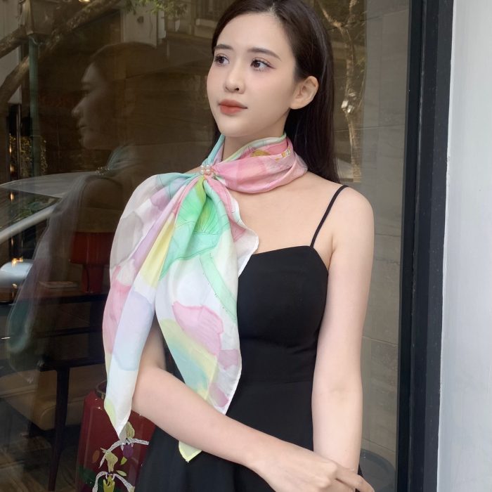 khăn vuông vẽ tay