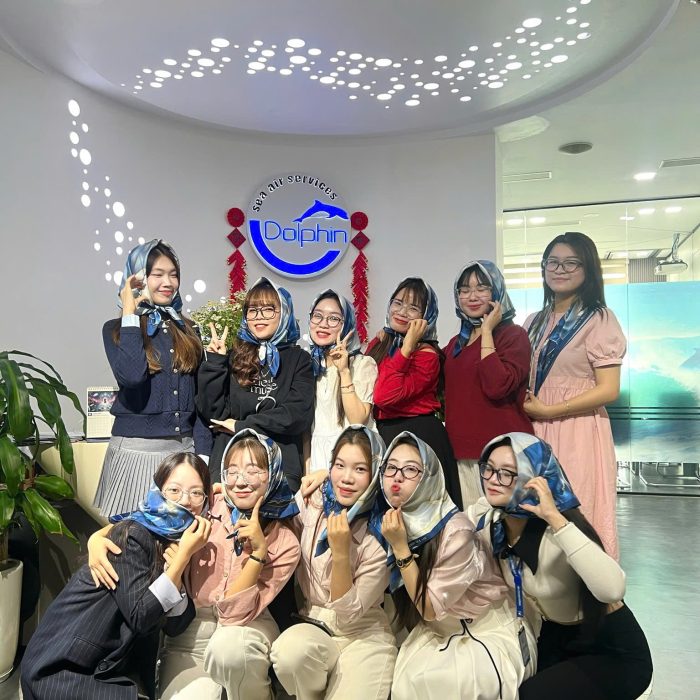 Khan lụa vuong Dolphin