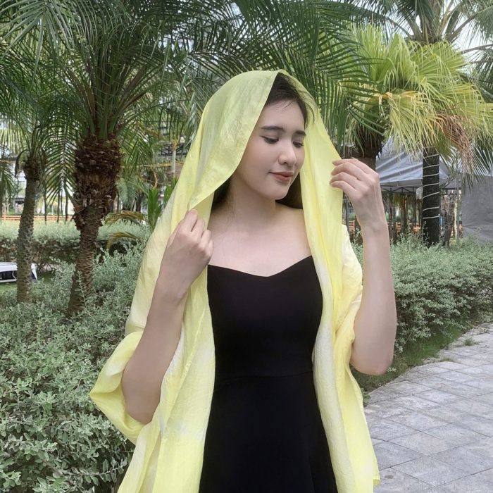 KHĂN LỤA NHUỘM TỰ NHIÊN CÂY TỬ ĐẰNG MẪU 1 KHĂN LỤA NHUỘM TỰ NHIÊN CÂY TỬ ĐẰNG MẪU 1