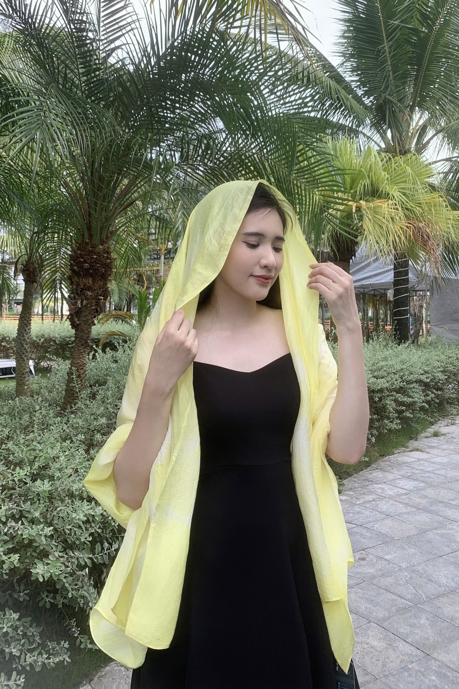 Khăn lụa tơ tằm nhuộm tự nhiên từ cây hoàng đằng – khăn lụa dài KC-TD-02