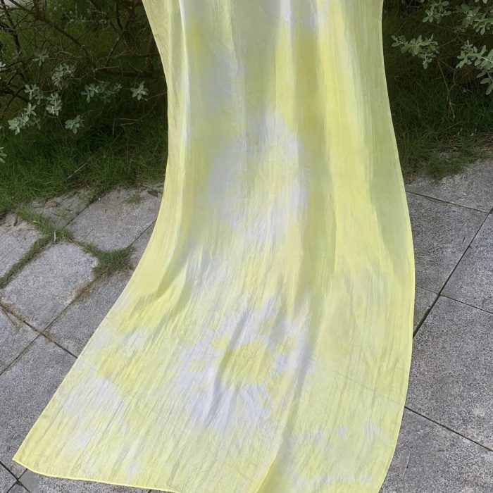 KHĂN LỤA NHUỘM TỰ NHIÊN MÀU CÂY TỬ ĐẰNG KHĂN LỤA NHUỘM TỰ NHIÊN MÀU CÂY TỬ ĐẰNG