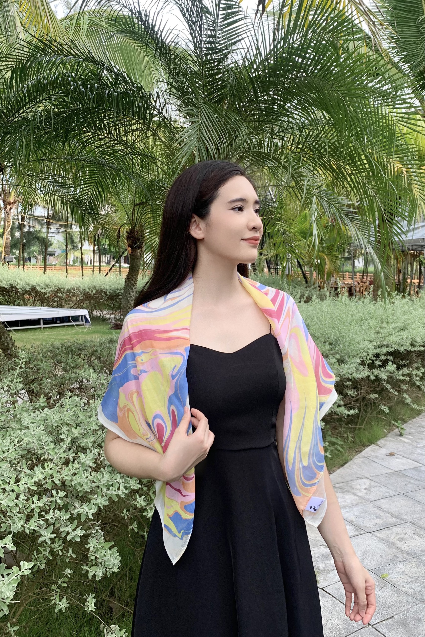 Khăn lụa tơ tằm nhuộm thủy ấn – khăn lụa vuông KC - TAV - 01
