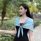 Khăn lụa ngắn tơ tằm vẽ tay hoa tử đằng nền xanh