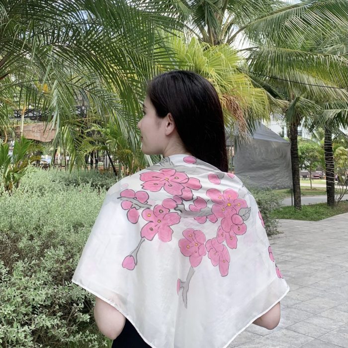 Khăn lụa ngắn vẽ tay hoa đào Khăn lụa ngắn vẽ tay hoa đào