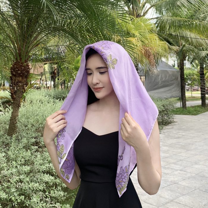 Khăn lụa vẽ tay hoa tử đằng ngắn Khăn lụa vẽ tay hoa tử đằng ngắn