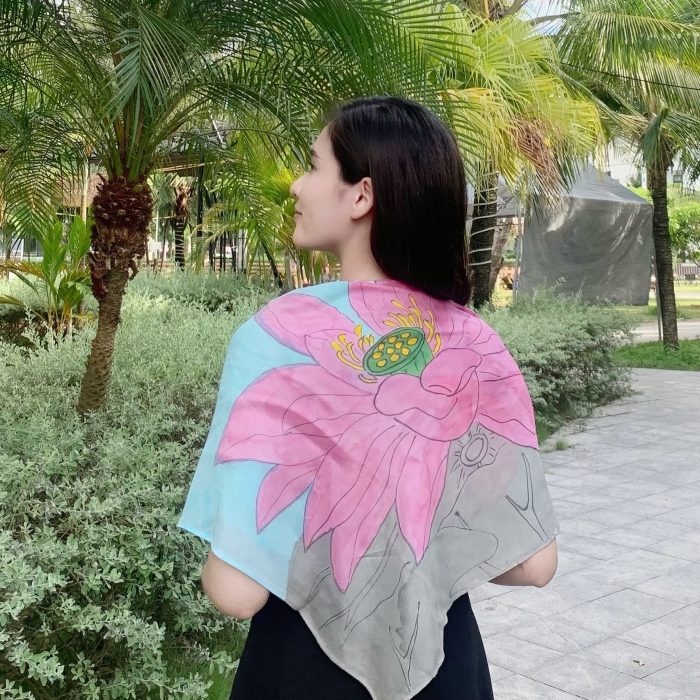 khăn lụa ngắn vẽ tay sen hồng
