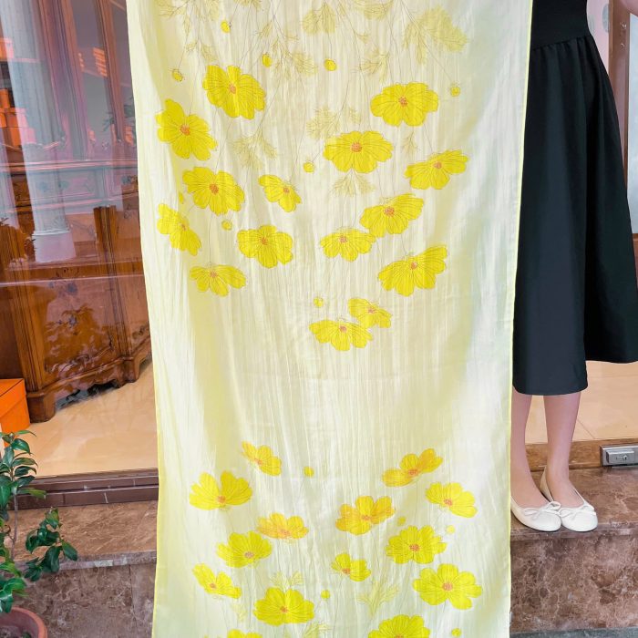 Khăn lụa tơ tằm thủ công