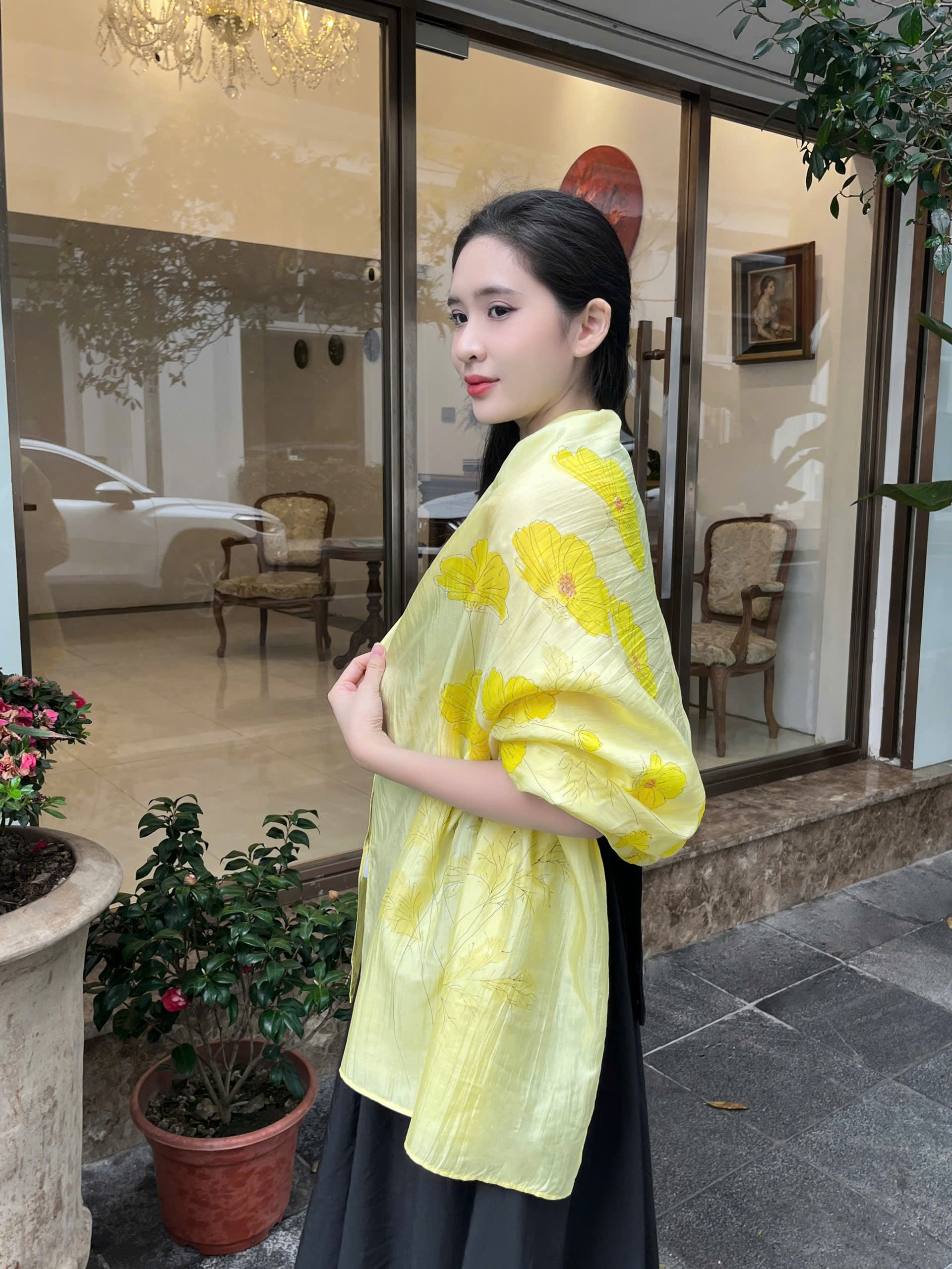 Khăn lụa tơ tằm vẽ tay – khăn lụa dài vẽ hoa cúc vàng KC-VD-20