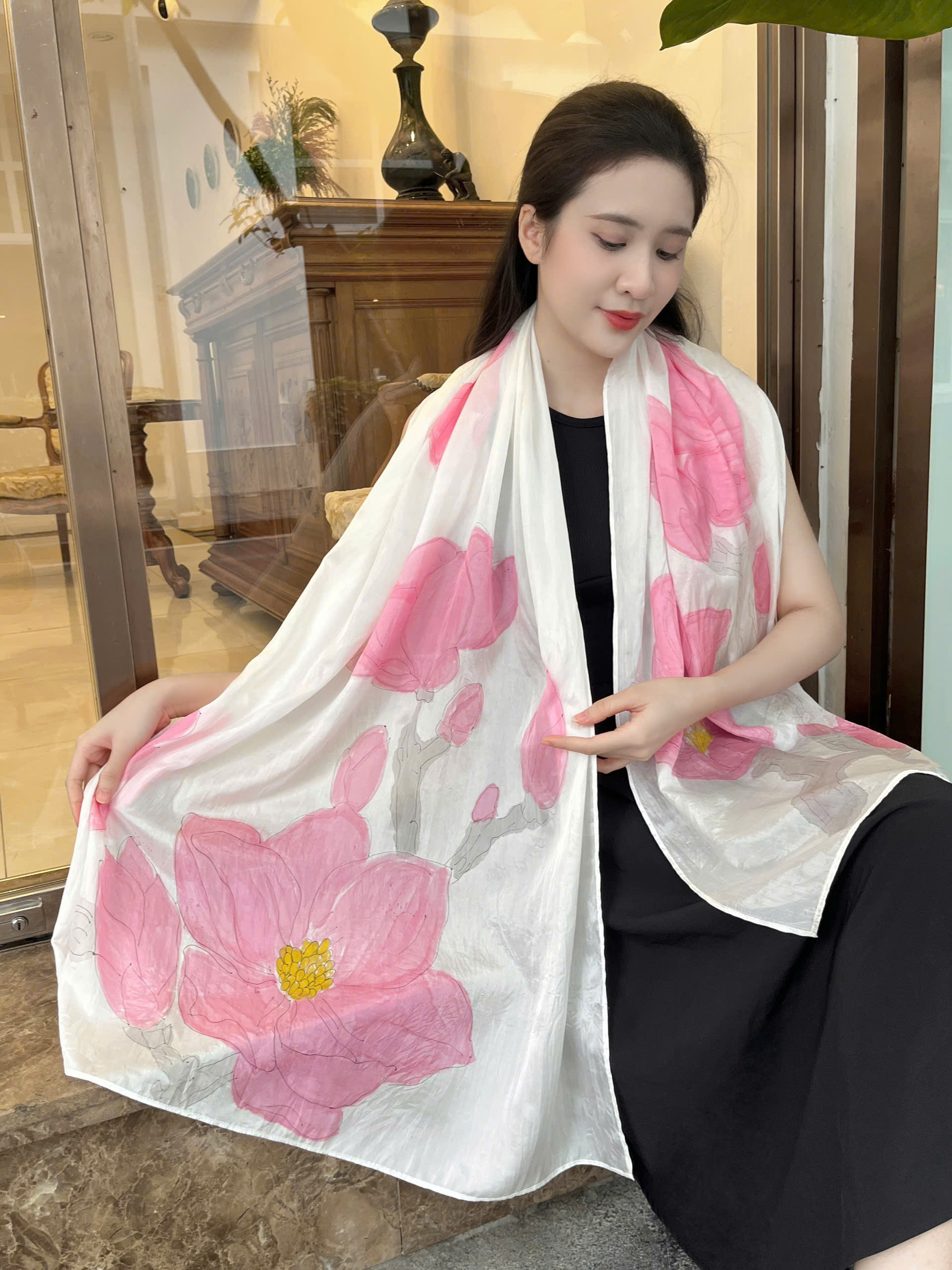 Khăn lụa tơ tằm vẽ tay – khăn lụa dài vẽ hoa hồng trà KC-VD-21