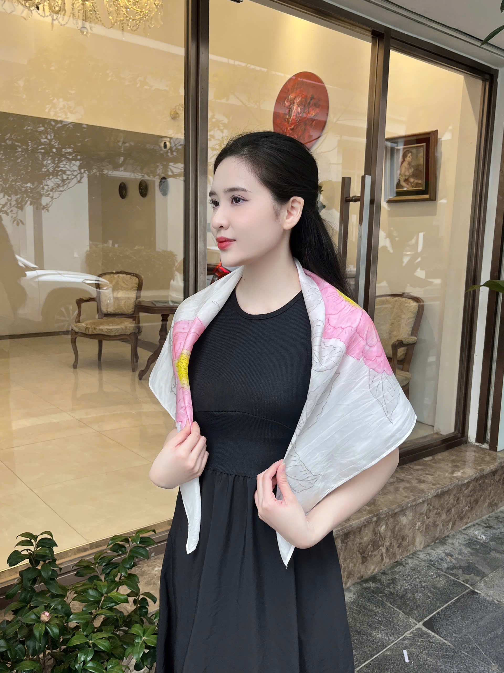 Khăn lụa tơ tằm vẽ tay – khăn lụa vuông vẽ hoa mẫu đơn KC - VV - 22