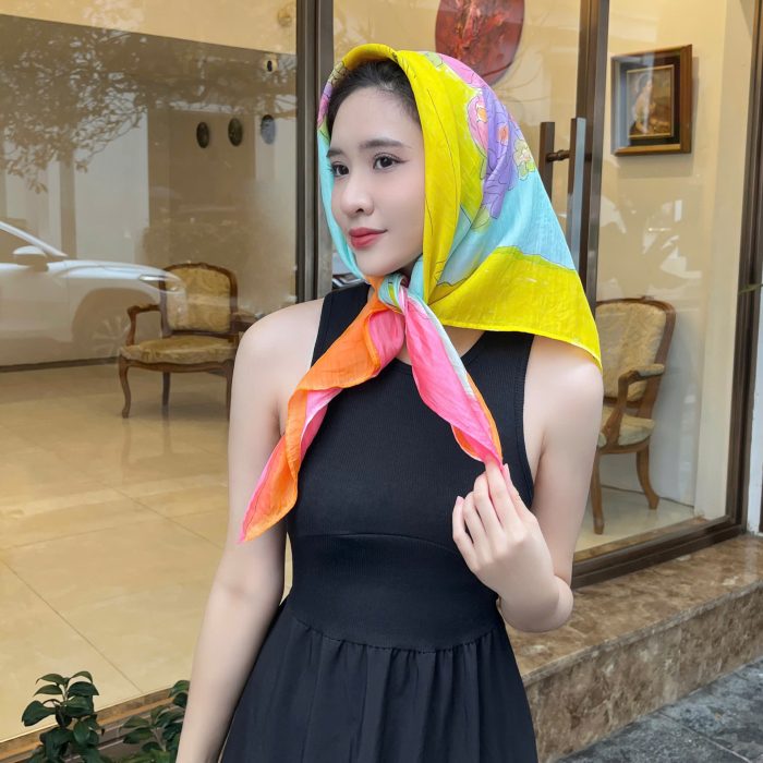 Khăn lụa tơ tằm vuông vẽ tay