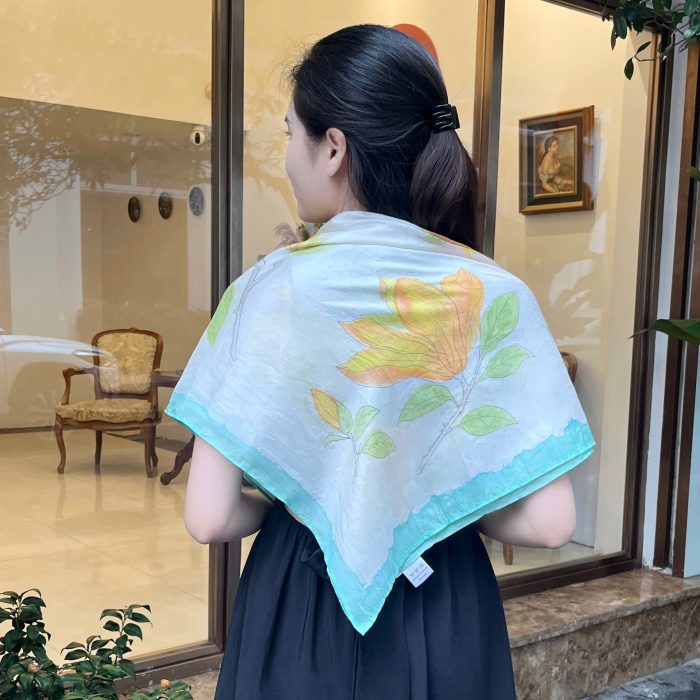 Khăn lụa tơ tằm vuông vẽ tay